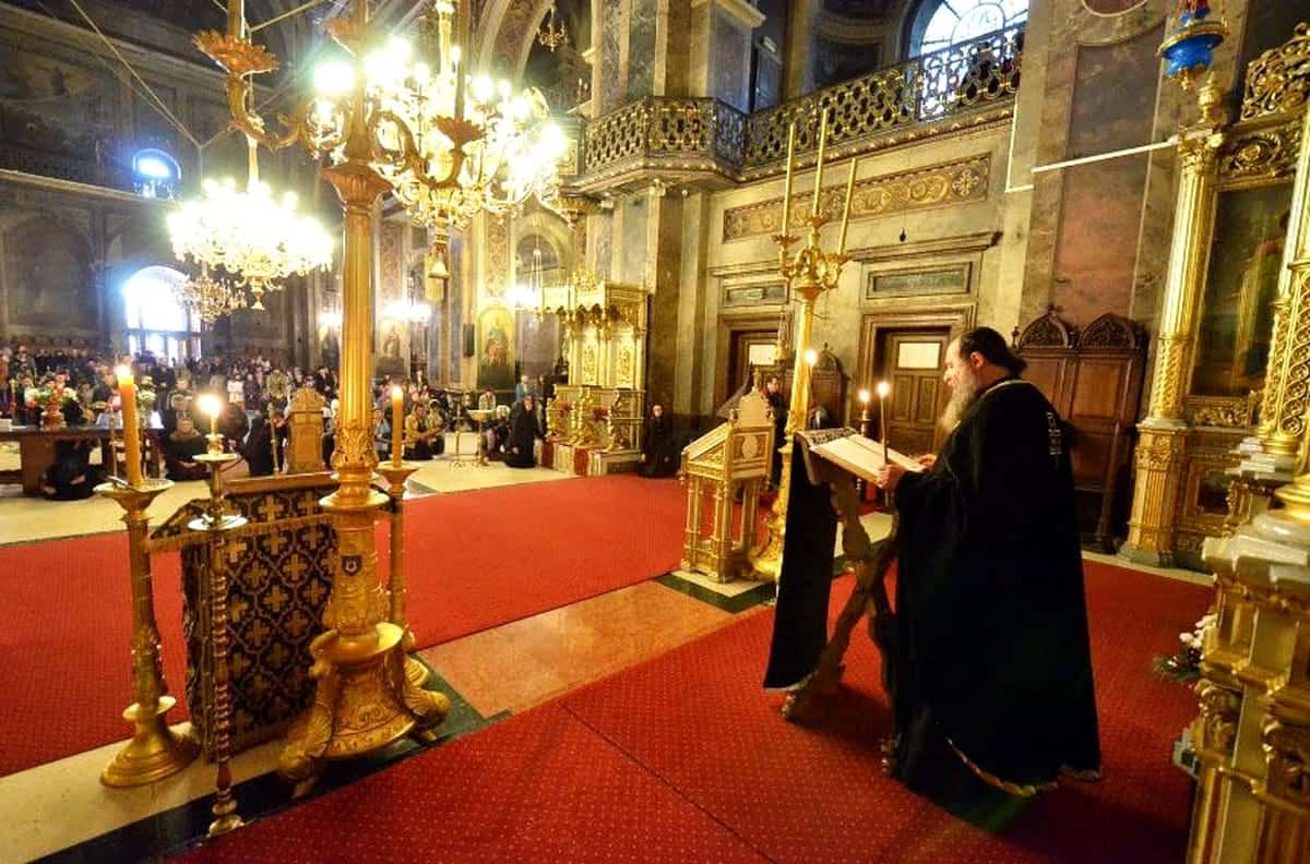 Biserica Ortodoxă va ține slujbe în aer liber