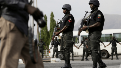 Poliția nigeriană pedepsește cu moartea nerespectarea carantinei