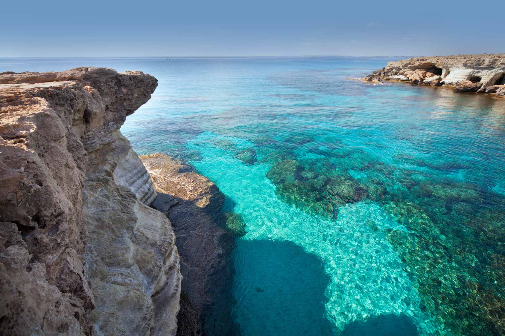 Dacă turiștii se infectează cu coronavirus în Cipru, nu plătesc vacanța