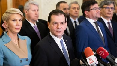 Toți miniștrii din fotografia controversată au fost amendați