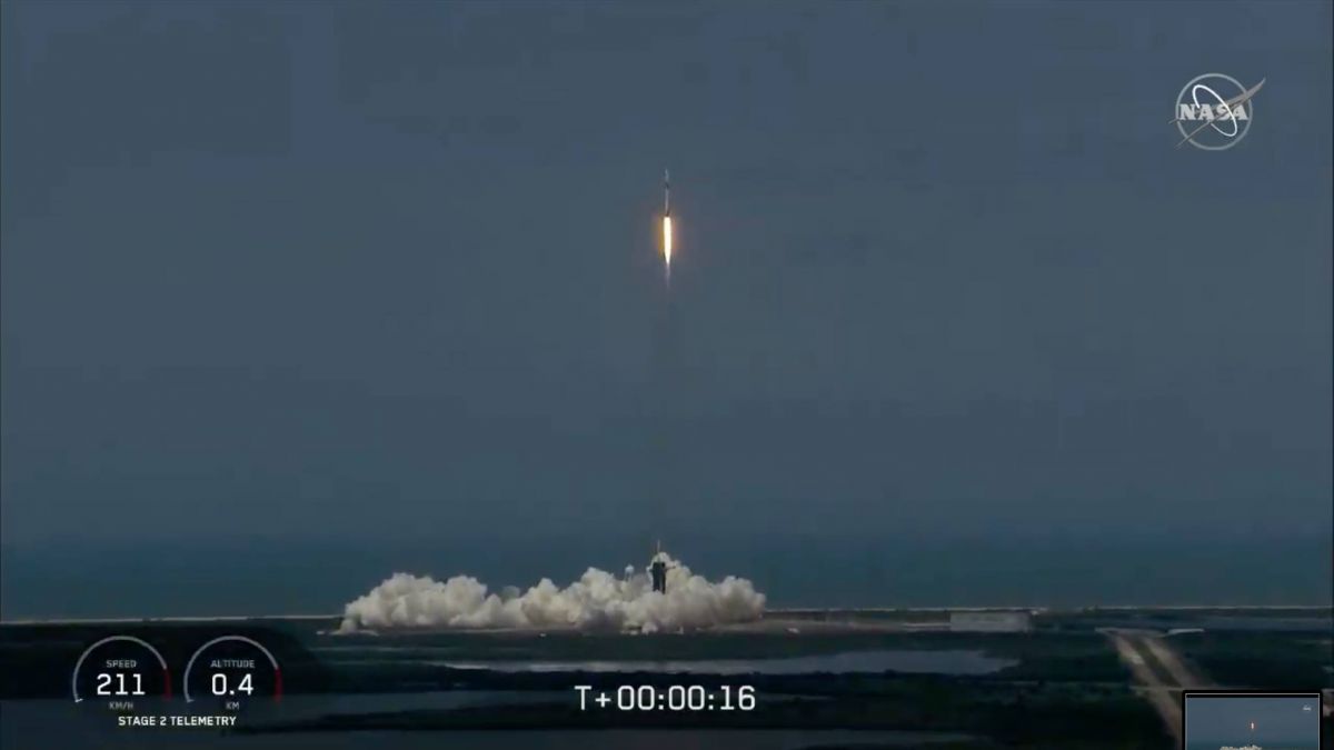 Moment istoric! NASA și SpaceX au lansat nava Crew Dragon