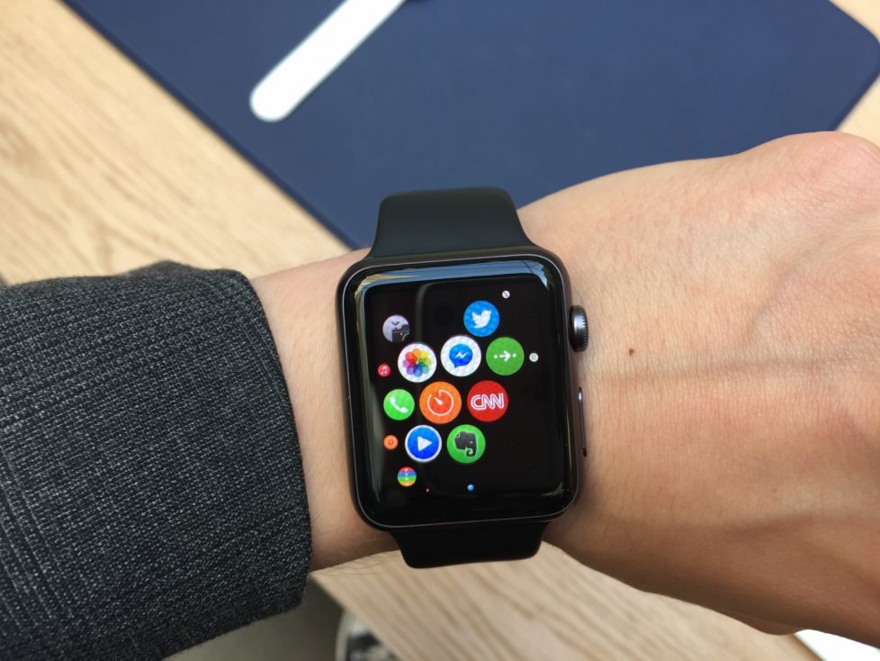 Un medic susține că ceasul Apple Watch i-a salvat viața