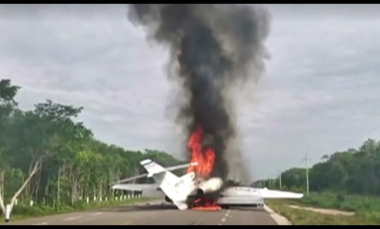 Un avion suspect ca transporta droguri a luat foc